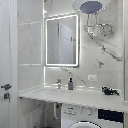 Apartment In Steps From The Golem (Tirana)