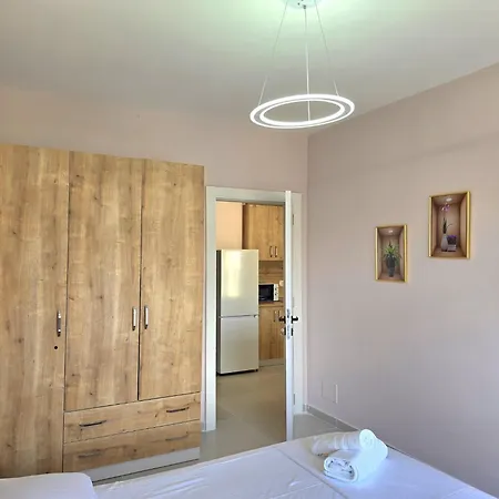Apartment In Steps From The